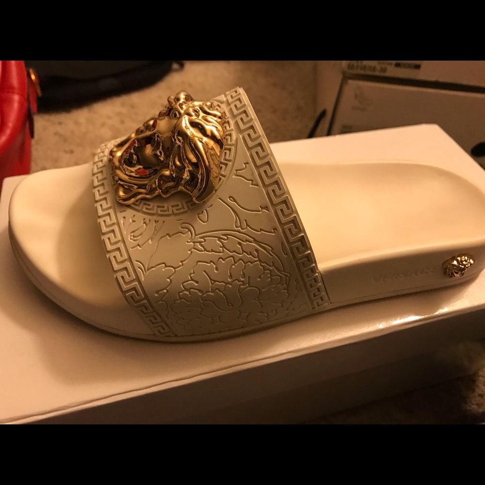 Women Versace slides